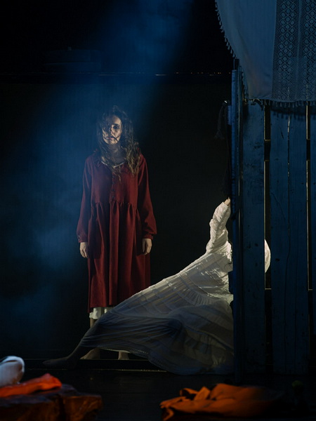 Ays kanach karmir ashxarhy 3