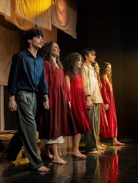 Ays kanach karmir ashxarhy 4