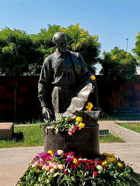 Komitas 4